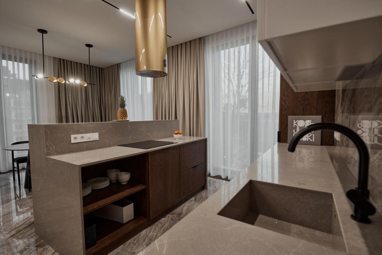 Kostjukowski Apartments Avalon ลวีฟ ภายนอก รูปภาพ